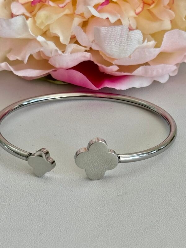 Pulsera Flor de Acero Plateada - Image 4